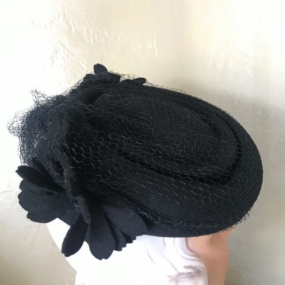 STYLISH 1940s TILT FELT HAT WITH FELT FLOWERS AND VEILING main image 5